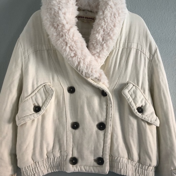 SOLD✨FREE PEOPLE Georgie Ivory Faux Fur Bomber Jacket - Picture 6 of 9